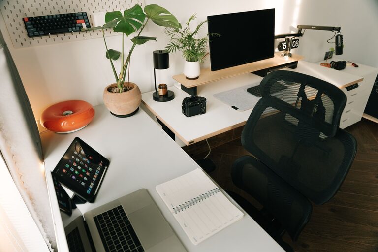 Tips for Organizing a Clutter-Free and Productive Home Office Space